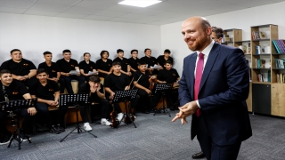 YETEV’den güzel sanatlar lisesi öğrencilerine başarı bursu ve ihtiyaç desteği