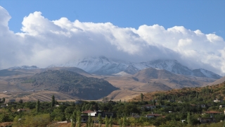 Erciyes Dağı’na kar yağdı