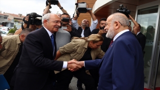 CHP Genel Başkanı Kılıçdaroğlu, Saadet Partisi Genel Başkanı Karamollaoğlu ile görüştü