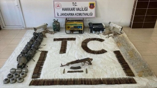 Hakkari’deki ”Eren Abluka37” operasyonunda teröristlere ait 7 katlı mağaraya operasyon