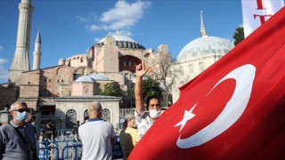 Fethin Sembolü Ayasofya'nın Zincirleri Kırıldı